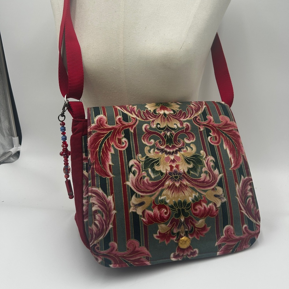 Vintage-Inspired handmade Floral Crossbody Bag